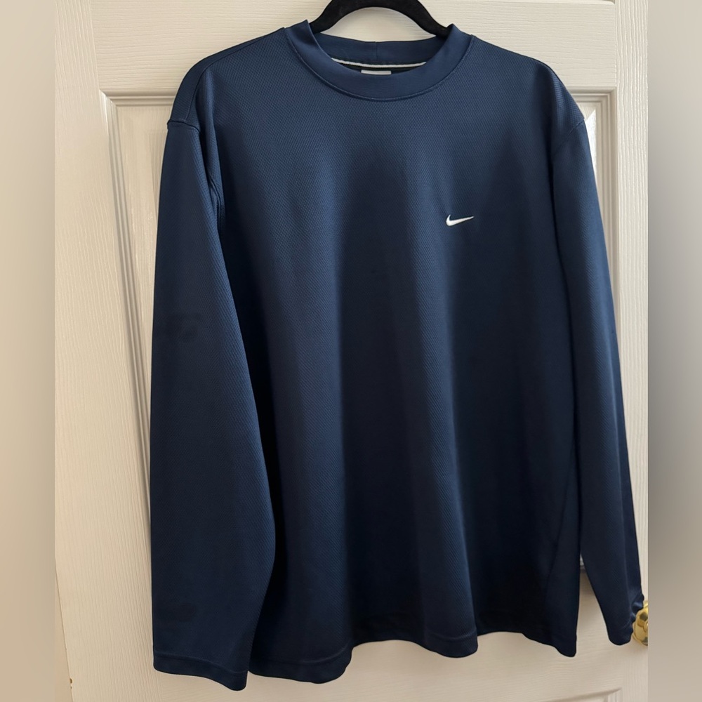 Nike - Men's Long Sleeve Tee in Navy